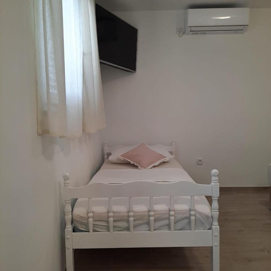 Studio Apartman Mare Трогир Экстерьер фото