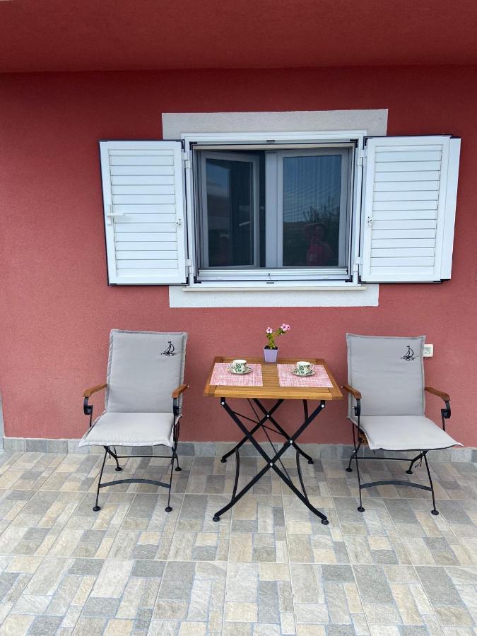 Studio Apartman Mare Трогир Экстерьер фото
