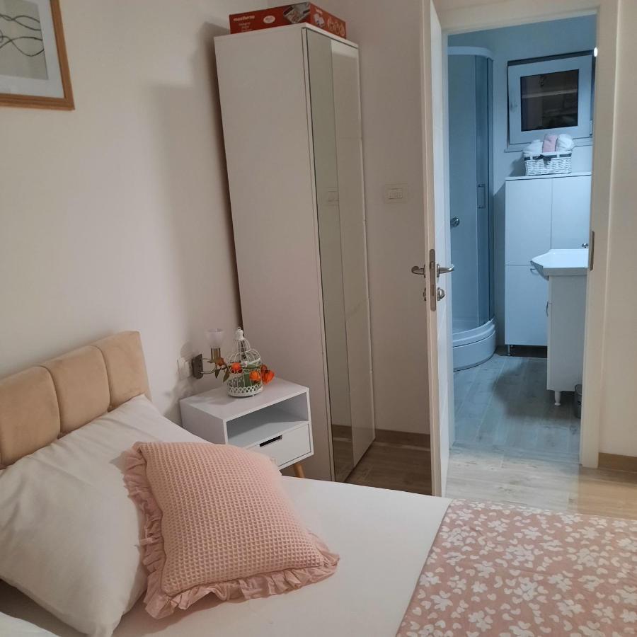 Studio Apartman Mare Трогир Экстерьер фото